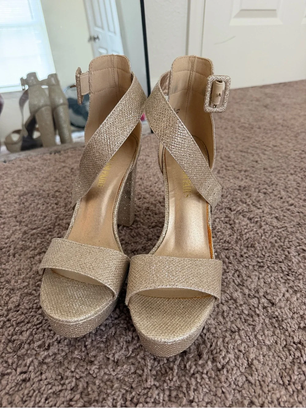 Dream Pairs sparkling platform